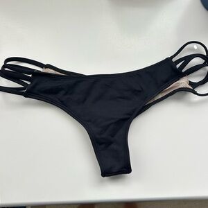 Midori bikinis Tavurua bottoms black size medium